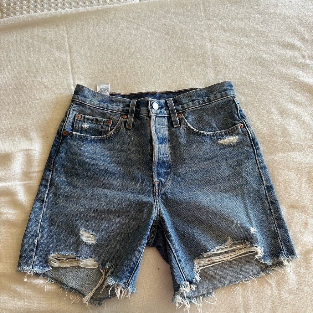 Levi's 501 Light Blue Denim Jeans - Cream Pocket Lining size is W27